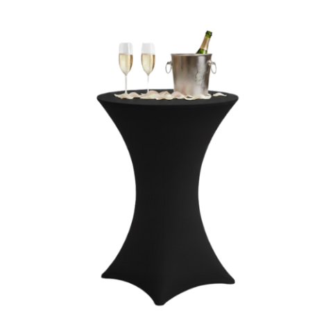 Housse noire ajust&eacute;e sur une table &agrave; cocktail, coupes et seau &agrave; glace pos&eacute;s dessus