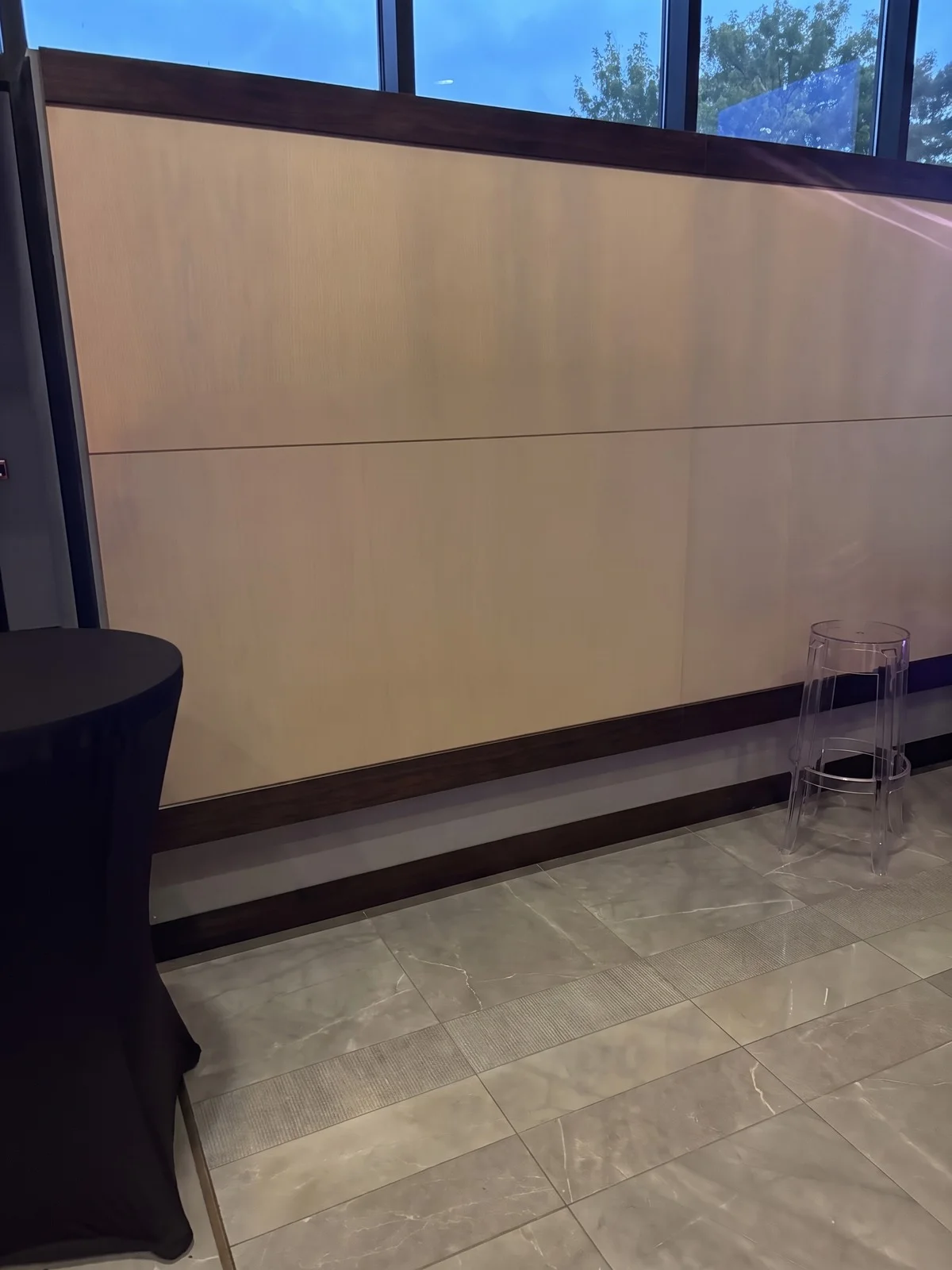 Le m&ecirc;me espace avant l'installation