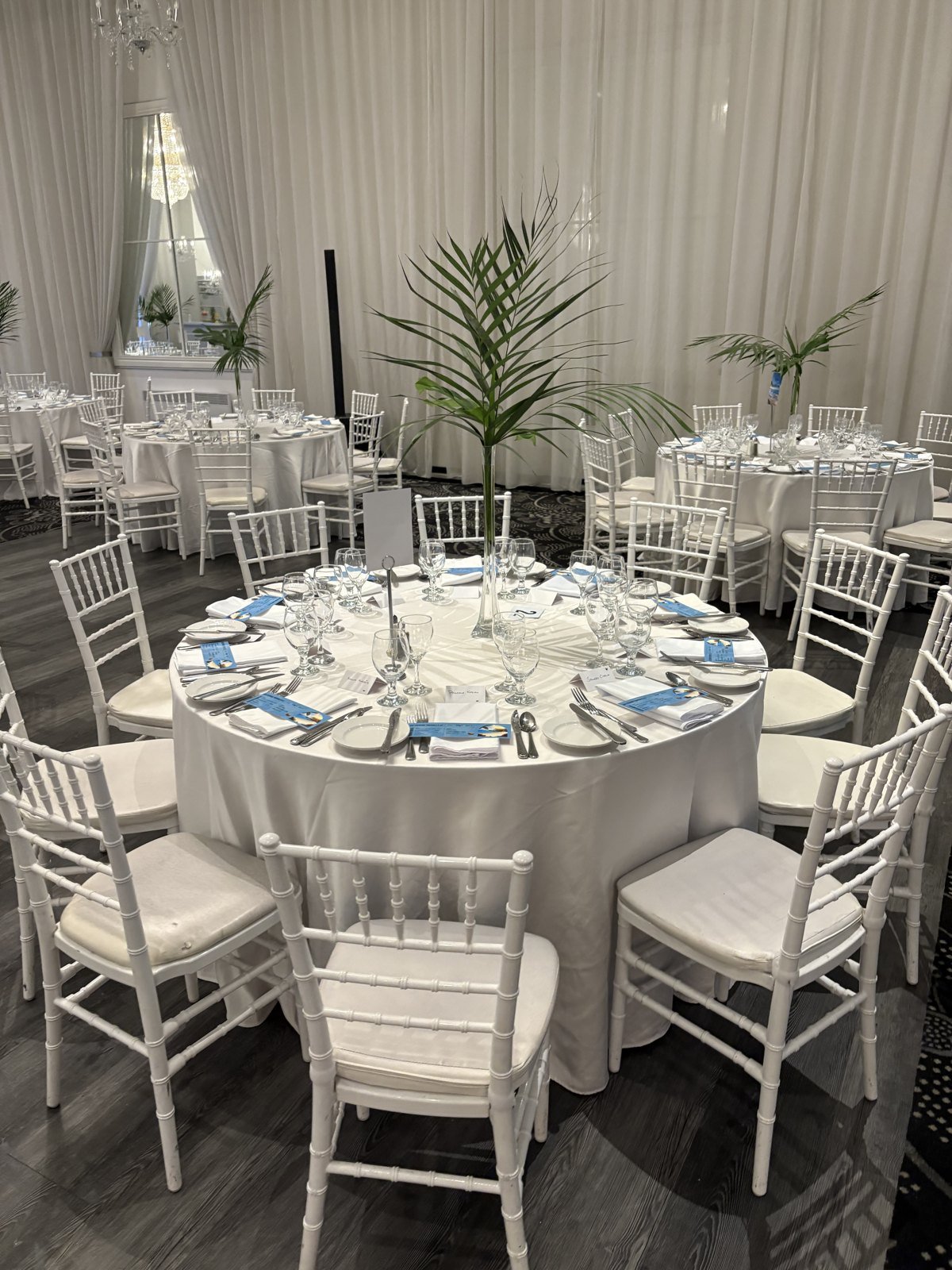 Table de r&eacute;ception d&eacute;cor&eacute;e par &Eacute;venox