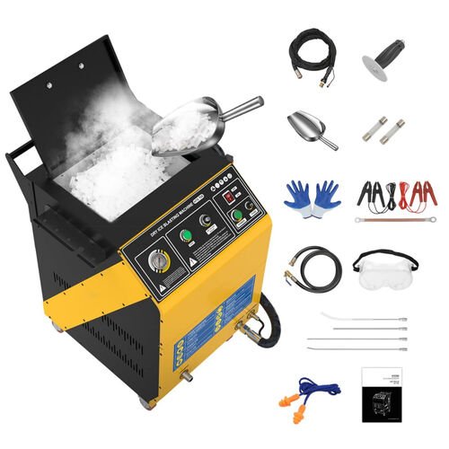 Machine jaune et noire sur roulettes, couvercle ouvert sur un bac fumant, entour&eacute;e de ses accessoires&nbsp;: boyau, buses, gants, lunettes et bouchons d'oreilles