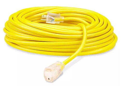 Rallonge &eacute;lectrique jaune enroul&eacute;e, prise triple lumineuse