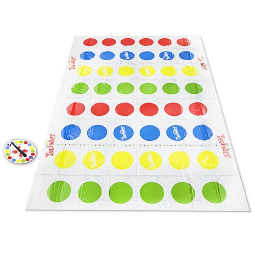 Tapis de Twister geant deploye au sol, huit rangees de pastilles rouges, bleues, jaunes et vertes, avec sa roulette posee a cote